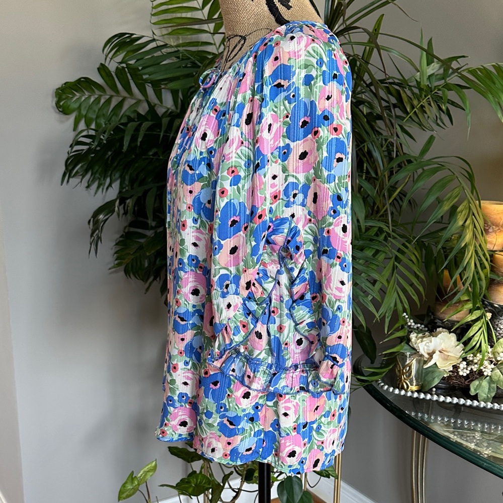 Vibrant Floral Blouse in Blue, Pink, and White - Picture 4 of 12